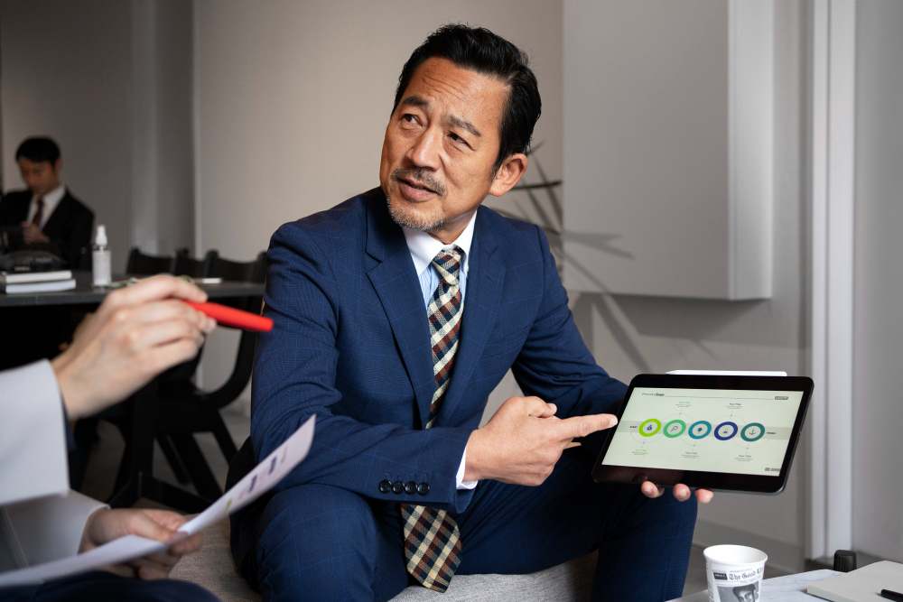 An insurance worker (illustration)