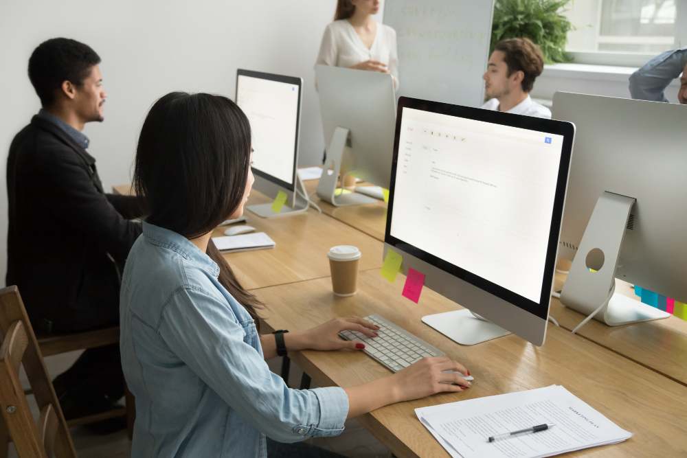 SEO experts doing SEO in Malaysia (illustration)